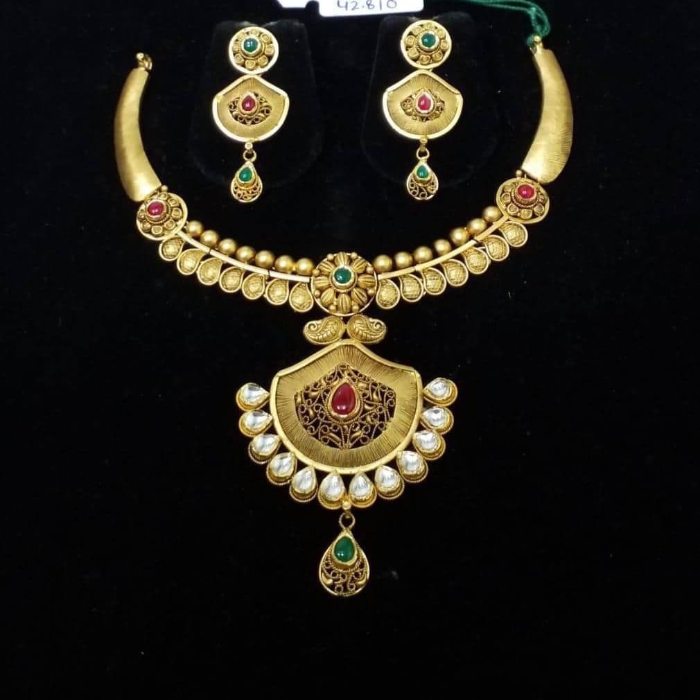 Antique kundan choker set · Full view