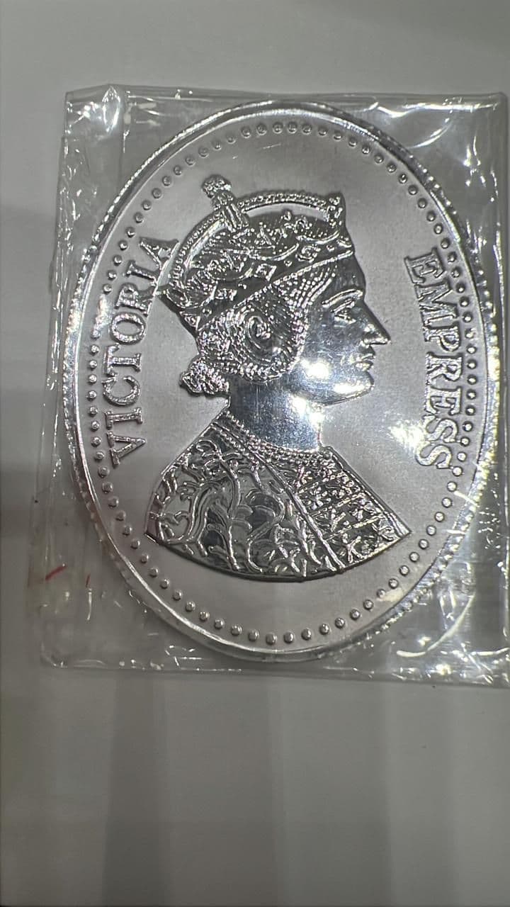 Victoria Empress coin · Full view