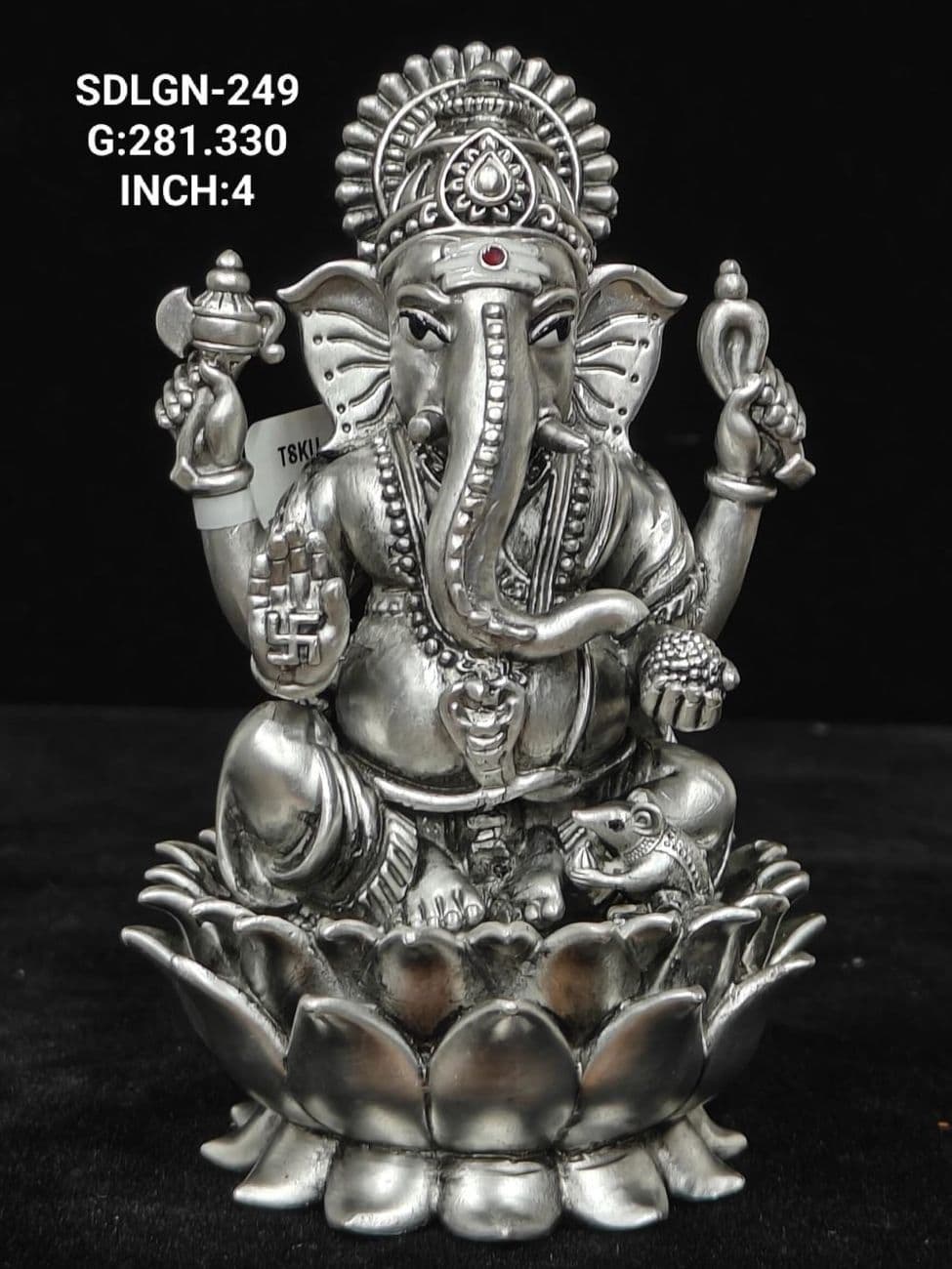 Ganesh on lotus · Full view